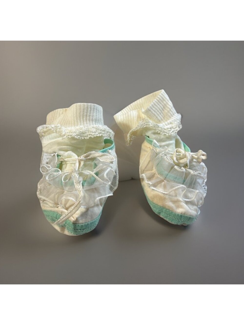 Vintage Japan Size 1 White Teal Cloth Bootie Baby Shoes For Girl or Doll W/Socks
